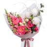 Букет с пионами и антирринумом «Вальс лепестков»